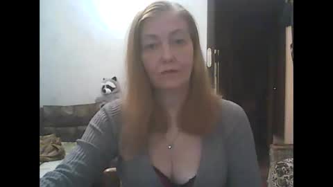 Snapshot of sweet4blonde67 chatting on 11/07/25, 11:10 sweet4blonde67 online show from 11/07/25, 11:10