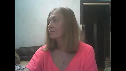 Snapshot of sweet4blonde67 chatting on 06/11/26, 03:21 sweet4blonde67 online show from 06/11/26, 03:21