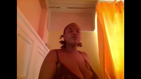 Snapshot of sweet52537 chatting on 11/04/25, 08:35 sweet52537 online show from 11/04/25, 08:35