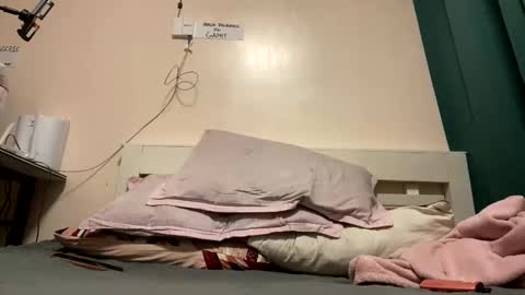 Snapshot of sweet7061 chatting on 12/19/25, 05:31 sweet7061 online show from 12/19/25, 05:31