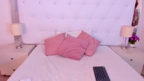 Abby online show from 11/12/25, 02:34