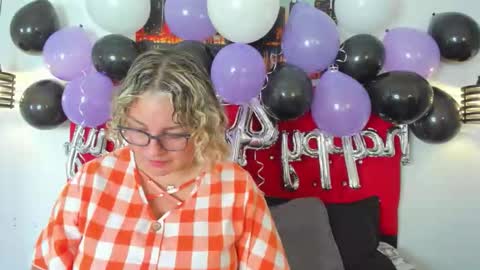 Carolina online show from 10/01/25, 03:07