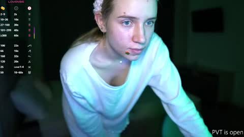 Michelle online show from 10/31/25, 10:33