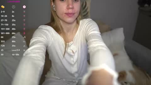 Snapshot of sweet__michelle chatting on 12/13/25, 10:04 Michelle online show from 12/13/25, 10:04