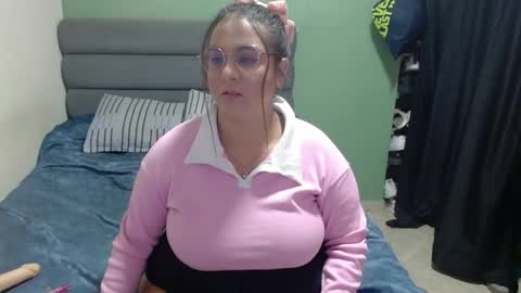 Snapshot of sweet__nikol chatting on 03/04/25, 02:42 Nikol online show from 03/04/25, 02:42