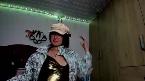 sweet__suck69bitch online show from 01/01/25, 06:58