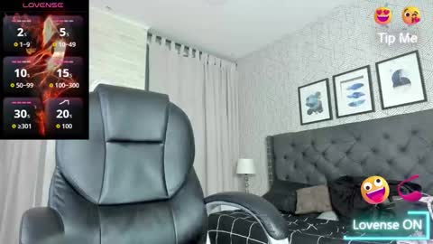 Vanessa online show from 11/30/25, 04:16