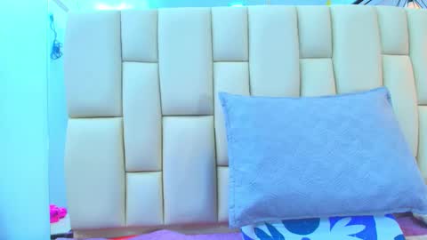 Amye  online show from 10/18/25, 07:14