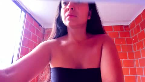 sweet and hot alaia online show from 11/12/25, 05:13