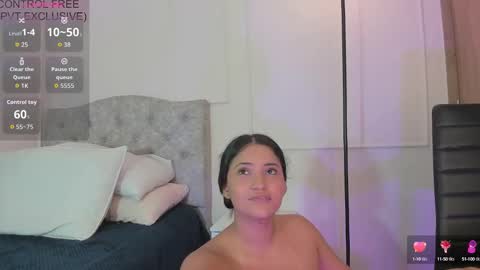 Snapshot of sweet_asheley chatting on 10/04/25, 12:52 Asheley online show from 10/04/25, 12:52