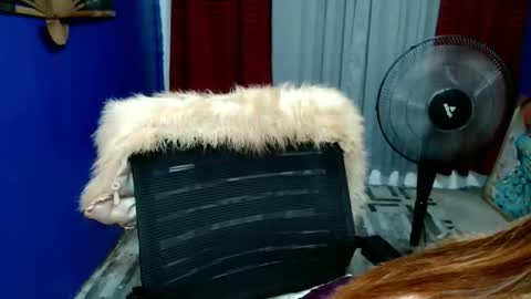 Snapshot of sweet_asian143 chatting on 09/23/25, 04:04 Chelsy online show from 09/23/25, 04:04