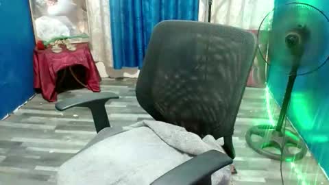 Snapshot of sweet_asian143 chatting on 10/13/25, 01:22 Chelsy online show from 10/13/25, 01:22