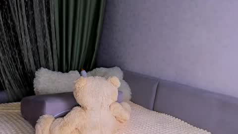 Snapshot of sweet_barbe chatting on 05/01/26, 05:28 Alice online show from 05/01/26, 05:28
