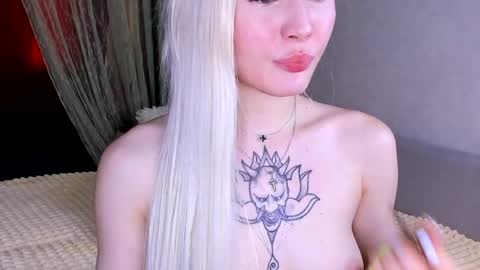 Snapshot of sweet_barbe chatting on 05/19/26, 04:35 Alice online show from 05/19/26, 04:35