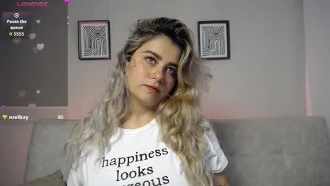 Bella Valery online show from 11/12/25, 09:36