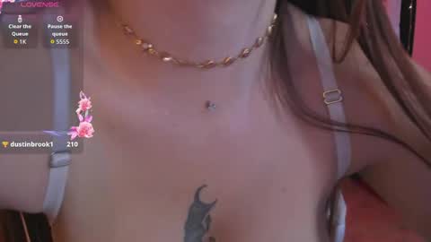 Snapshot of sweet_bellaa_ chatting on 04/10/26, 05:01 Bella online show from 04/10/26, 05:01