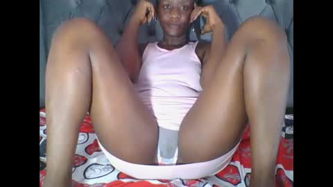 Snapshot of sweet_blackberry93 chatting on 04/09/26, 07:14 bella online show from 04/09/26, 07:14