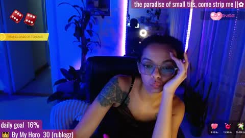 Snapshot of sweet_bluee chatting on 04/02/26, 01:47 Tutti online show from 04/02/26, 01:47