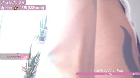 Snapshot of sweet_bluee chatting on 04/15/26, 06:48 Tutti online show from 04/15/26, 06:48