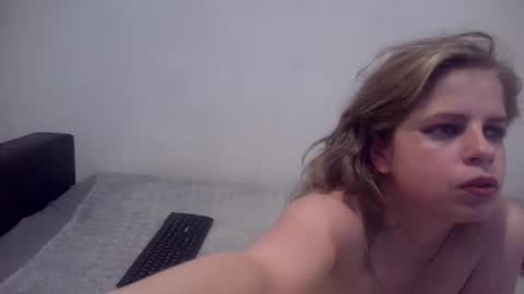 Snapshot of sweet_bluegirl chatting on 01/04/25, 11:17 Sweet bluegirl online show from 01/04/25, 11:17