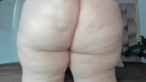 Chelsy  online show from 10/24/25, 12:01