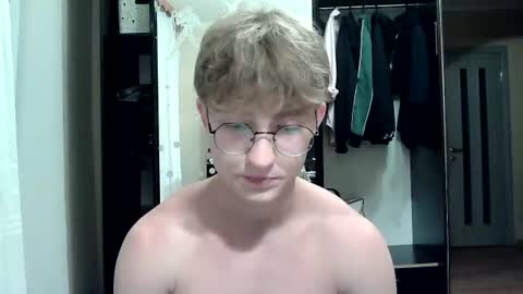 Snapshot of sweet_boy06 chatting on 07/03/26, 08:26 Sweet boy06 online show from 07/03/26, 08:26