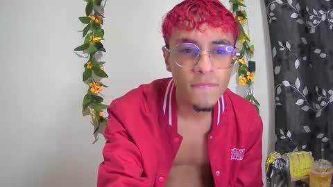 Snapshot of sweet_boy2224 chatting on 11/13/25, 01:37 sweet_boy2224 online show from 11/13/25, 01:37