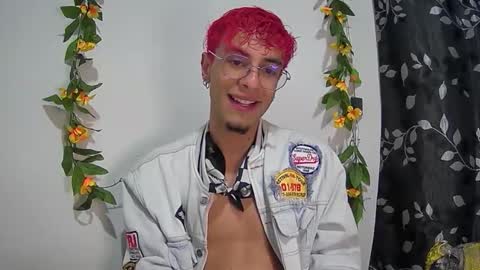 Snapshot of sweet_boy2224 chatting on 11/28/25, 01:30 sweet_boy2224 online show from 11/28/25, 01:30