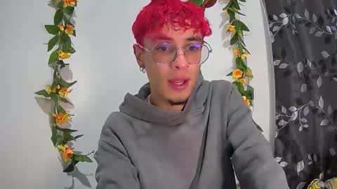 Snapshot of sweet_boy2224 chatting on 11/29/25, 05:16 sweet_boy2224 online show from 11/29/25, 05:16