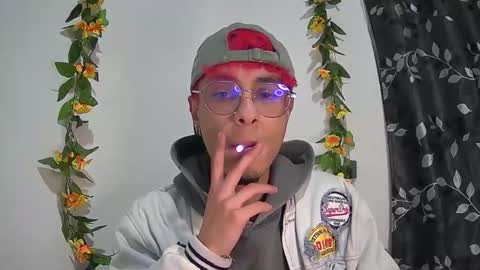 Snapshot of sweet_boy2224 chatting on 12/01/25, 06:07 sweet_boy2224 online show from 12/01/25, 06:07