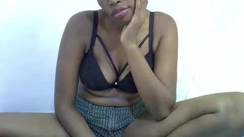 sweet_brown9 online show from 09/18/25, 08:16