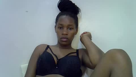 sweet_brown9 online show from 10/15/25, 08:36