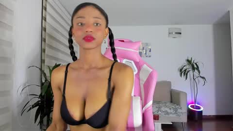 Snapshot of sweet_brunette88 chatting on 12/05/24, 11:40 sweet_brunette88 online show from 12/05/24, 11:40