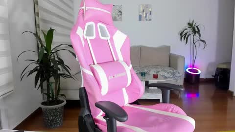 Snapshot of sweet_brunette88 chatting on 12/07/24, 02:42 sweet_brunette88 online show from 12/07/24, 02:42