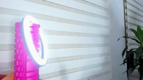 Snapshot of sweet_brunette88 chatting on 02/21/25, 02:50 sweet_brunette88 online show from 02/21/25, 02:50