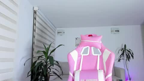 Snapshot of sweet_brunette88 chatting on 03/11/25, 03:05 sweet_brunette88 online show from 03/11/25, 03:05