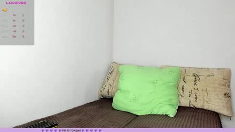 Snapshot of sweet_bun__ chatting on 10/07/25, 10:01 Christina online show from 10/07/25, 10:01