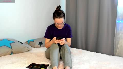 Snapshot of sweet_bun__ chatting on 10/21/25, 09:21 Christina online show from 10/21/25, 09:21