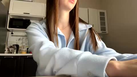 Christina online show from 12/22/25, 07:22