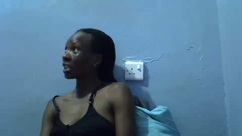 Snapshot of sweet_candie01 chatting on 05/05/26, 06:43 sweet_candie01 online show from 05/05/26, 06:43