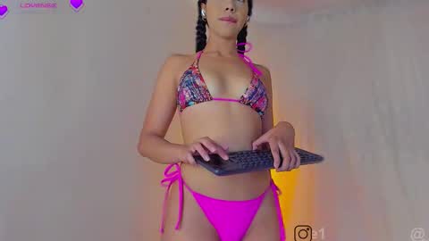 Snapshot of sweet_carine chatting on 10/05/25, 06:34 camil online show from 10/05/25, 06:34