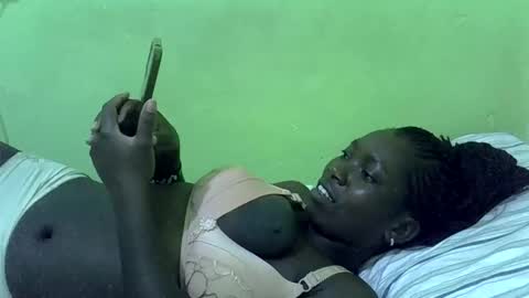 sweet_cherie1 online show from 02/05/26, 07:51