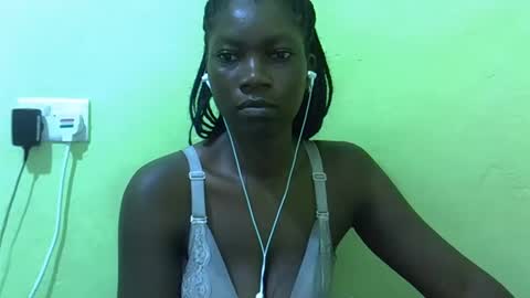 Snapshot of sweet_cherie1 chatting on 03/16/26, 03:23 sweet_cherie1 online show from 03/16/26, 03:23