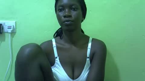 Snapshot of sweet_cherie1 chatting on 03/31/26, 05:41 sweet_cherie1 online show from 03/31/26, 05:41