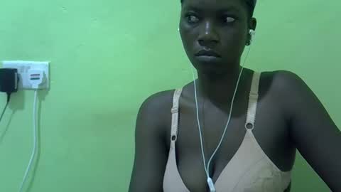 Snapshot of sweet_cherie1 chatting on 04/12/26, 11:21 sweet_cherie1 online show from 04/12/26, 11:21