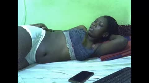 Snapshot of sweet_cherie1 chatting on 04/16/26, 08:15 sweet_cherie1 online show from 04/16/26, 08:15