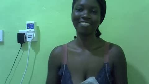 sweet_cherie1 online show from 05/16/26, 07:49