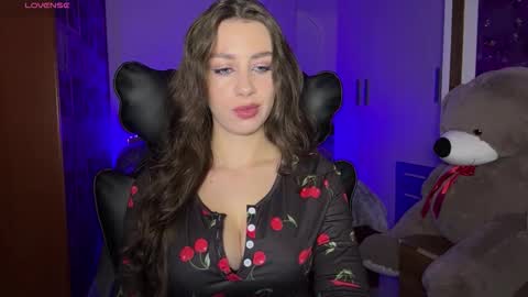 Snapshot of sweet_cherry_n chatting on 12/02/25, 05:19 Sweet Cherry online show from 12/02/25, 05:19