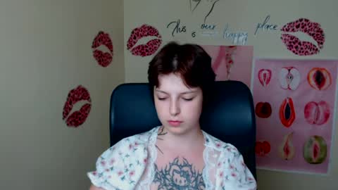 Snapshot of sweet_cherryg chatting on 07/14/26, 10:21 Ivy online show from 07/14/26, 10:21