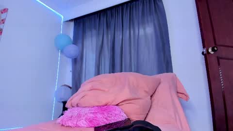 Snapshot of sweet_cinamon69 chatting on 07/06/26, 03:25 Canela online show from 07/06/26, 03:25